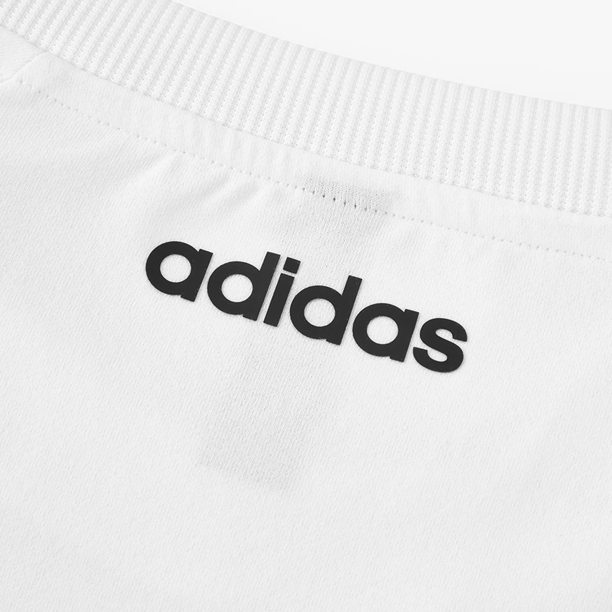 Мужская быстросохнущая футболка Adidas с круглым вырезом удобная для повседневного