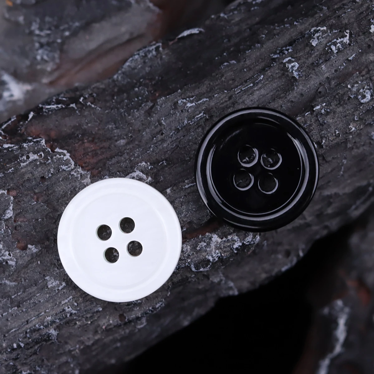 

10pcs Thin Rim White Black Dyed Pearl Shell Buttons 10mm 11.5mm 12.5mm Genuine Vintage Mens Shirt Button Pearl Shell Sewing