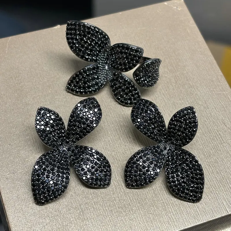 Модные серьги и кольцо в виде ЧЕРНЫХ ЛИСТЬЕВ билиноцветного цвета для женщин