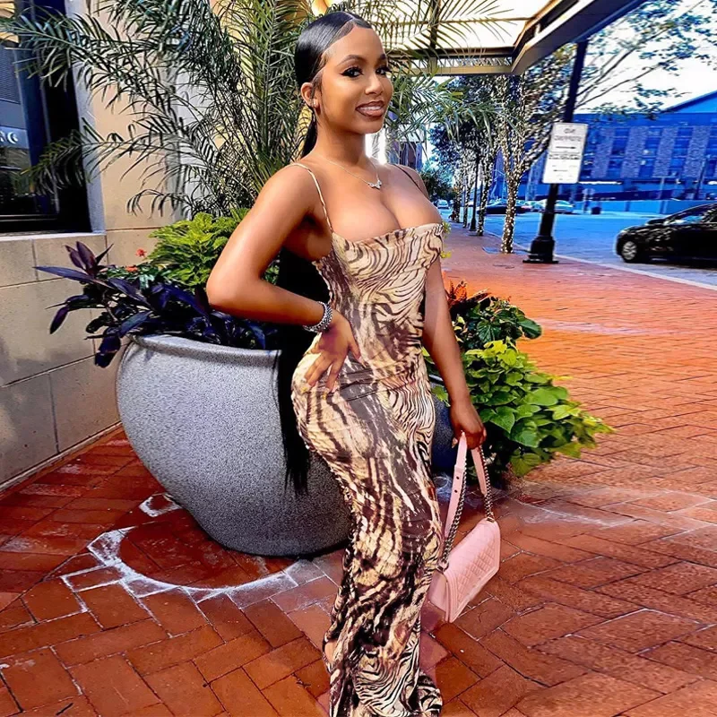 

Платье-Макси женское летнее Облегающее с разрезом и рюшами