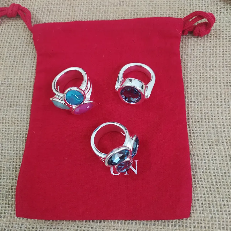 

2022 New UNO DE 50 Fashion Silver Plated Pendant Silver Tricolor Stone Ring Niche Jewelry Gift