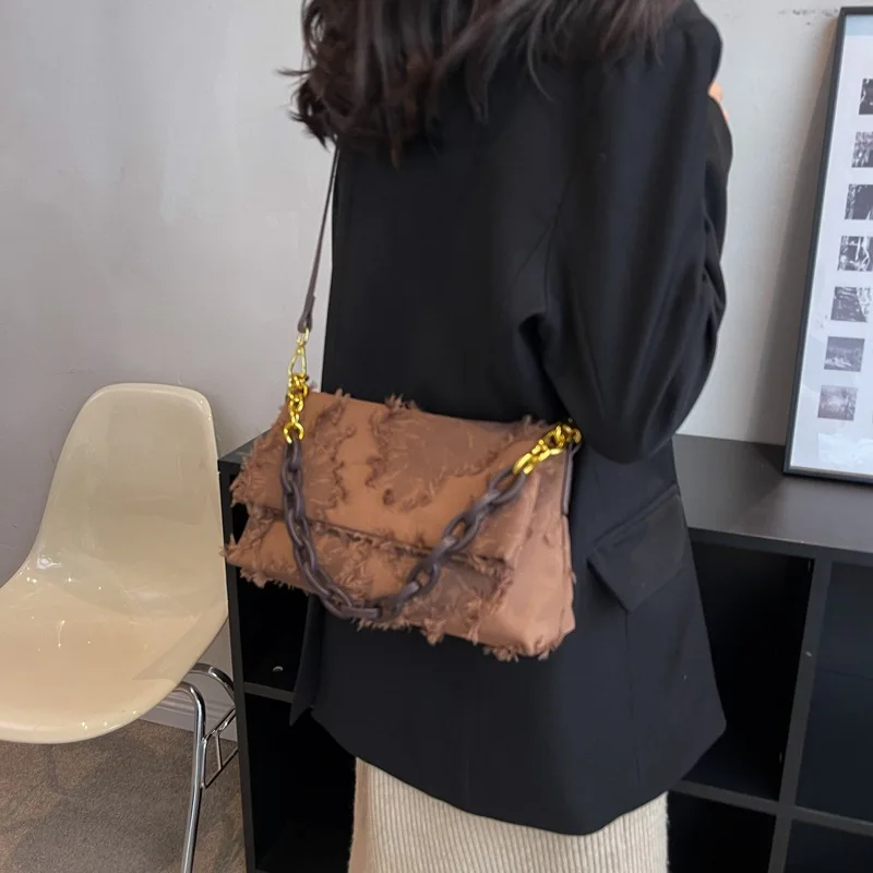 

Простая женская сумка на плечо с цепочкой, новинка 2022, Женская осенне-зимняя холщовая модная сумка-мессенджер на одно плечо, дизайнерские ро...