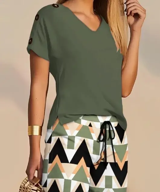 Blusa verde com decote em V botões decorativos nas mangas e modelagem solta