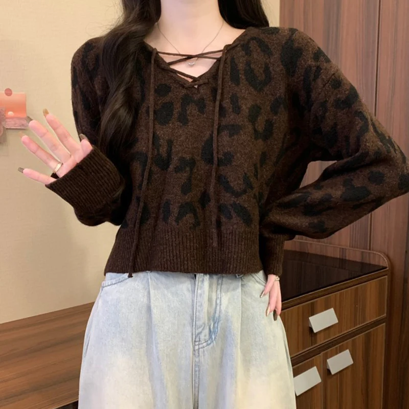 Design Strap V-neck Leopard Print Long sleeve Soft Glutinous Knit Women Winter New Casual All-matching Straight Crop Sweater
