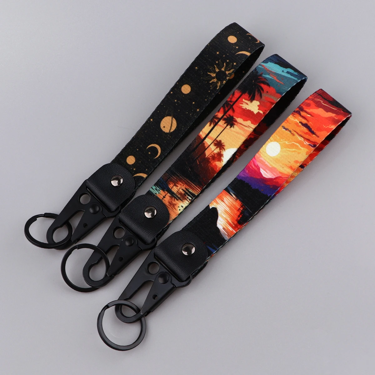 Брелок для ключей с изображением солнца и орла