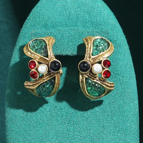 Серьги-гвоздики LOVE GREEN LIVE GREEN, зелёные, из смолы, золотистого цвета