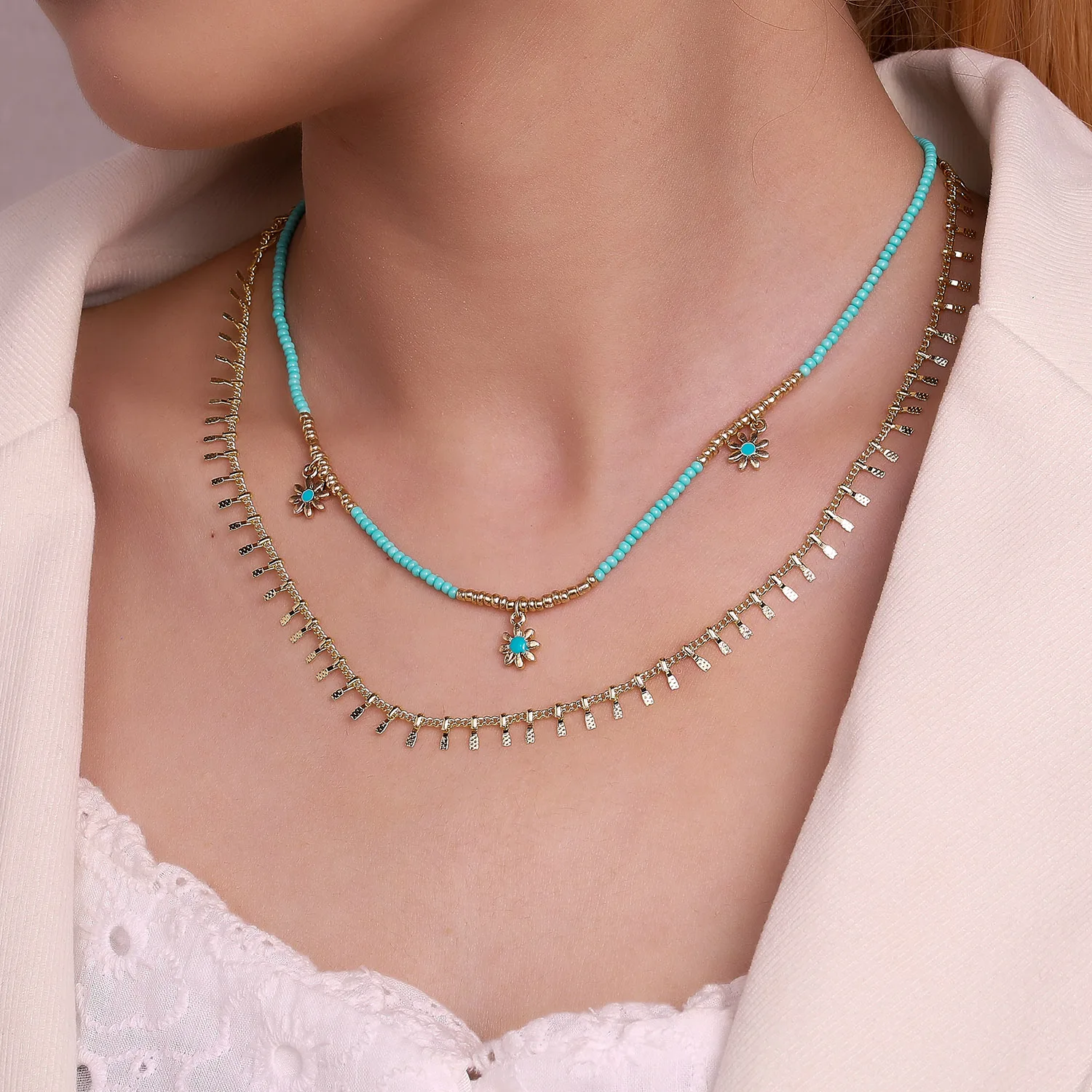 

Korean Daisy Choker Necklace for Women Clavicle Chain Rice Beads Flower Pendant Boho Jewelry Gold Color Trend Party Wedding Gift