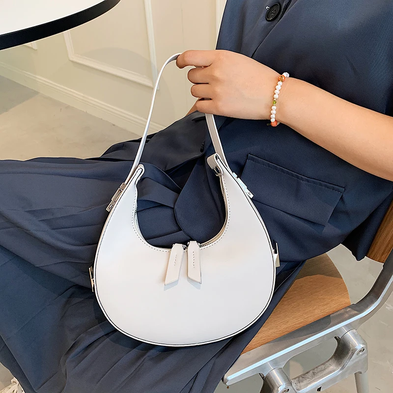 

Petscog Luxury Handbags Vintage Leather Clutch Bag Half Moon Underarm Shoulder Bags For Women Handle Bag Bolsa Feminina