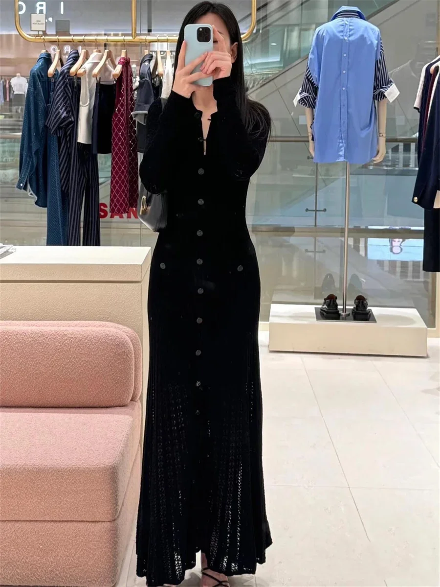 Черное ажурное трикотажное платье для женщин 2024 ранняя осень однобортный тонкий