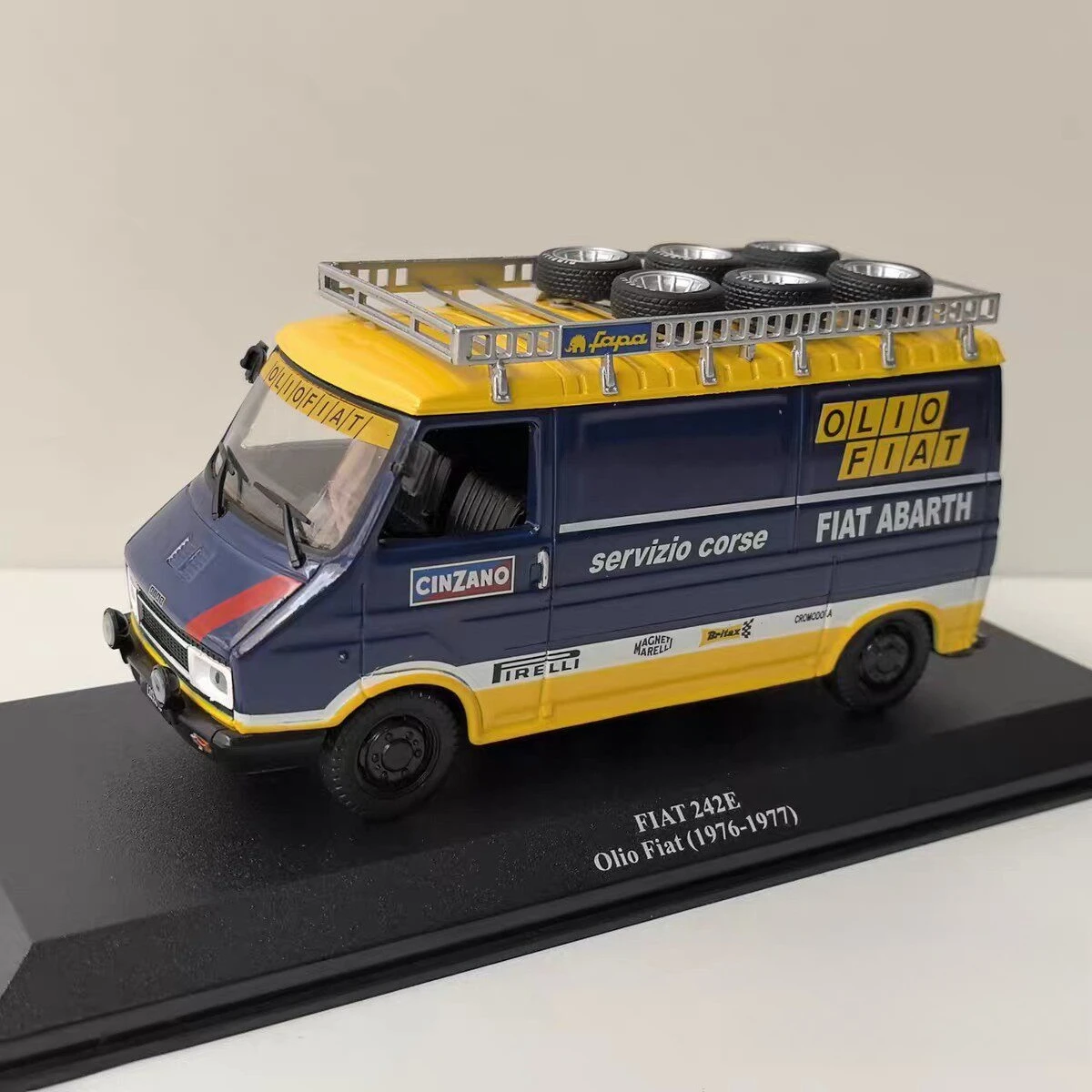 Фото Металлическая модель автомобиля ALTAYA FIAT 242E в масштабе 1:43