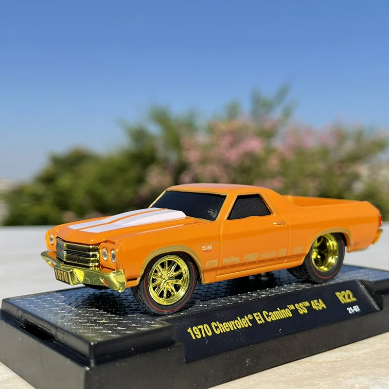 

1:64 Scale Pickup Sports Car Model Diecast Alloy Toy Adult Fans Collection Gift Boys Toys Souvenir