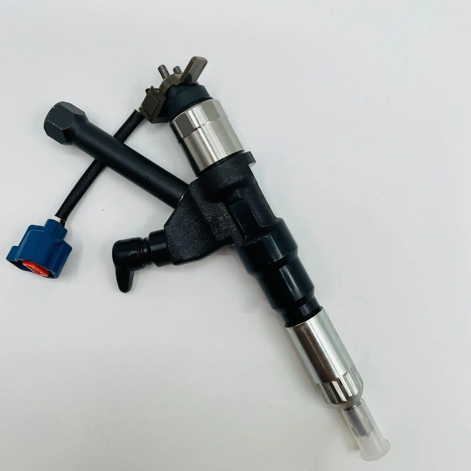 095000 -7172 Форсунка дизельного топлива Common Rail -7170 -7171 23670-E0370 для HINO