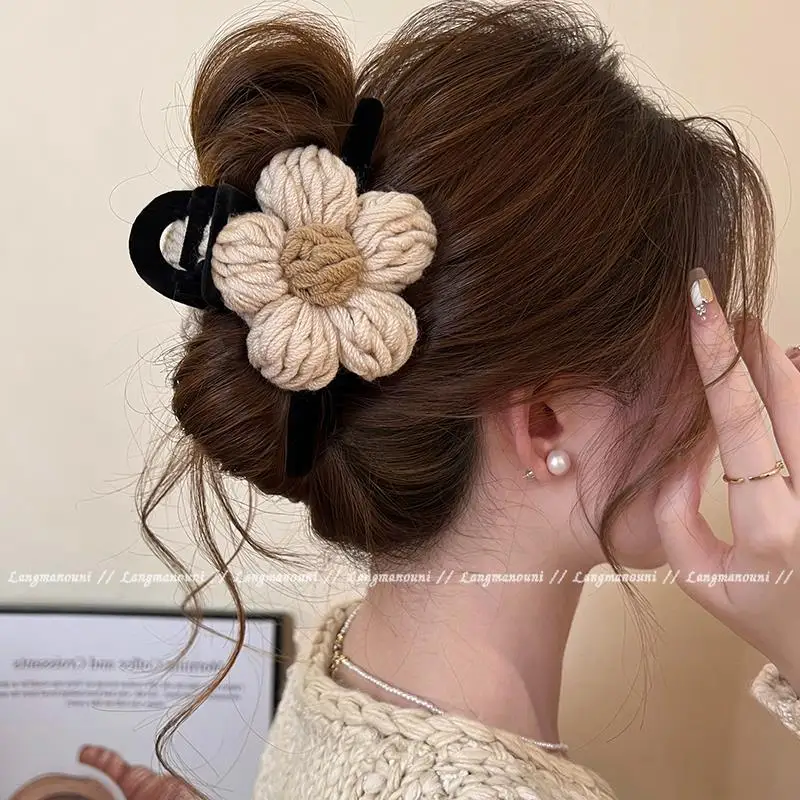 High-Grade Flower Grip Women 2024 New Autumn and Winter Wool Shark Clip Large Hairpin Back Head Hair Volume Multi-Headdress