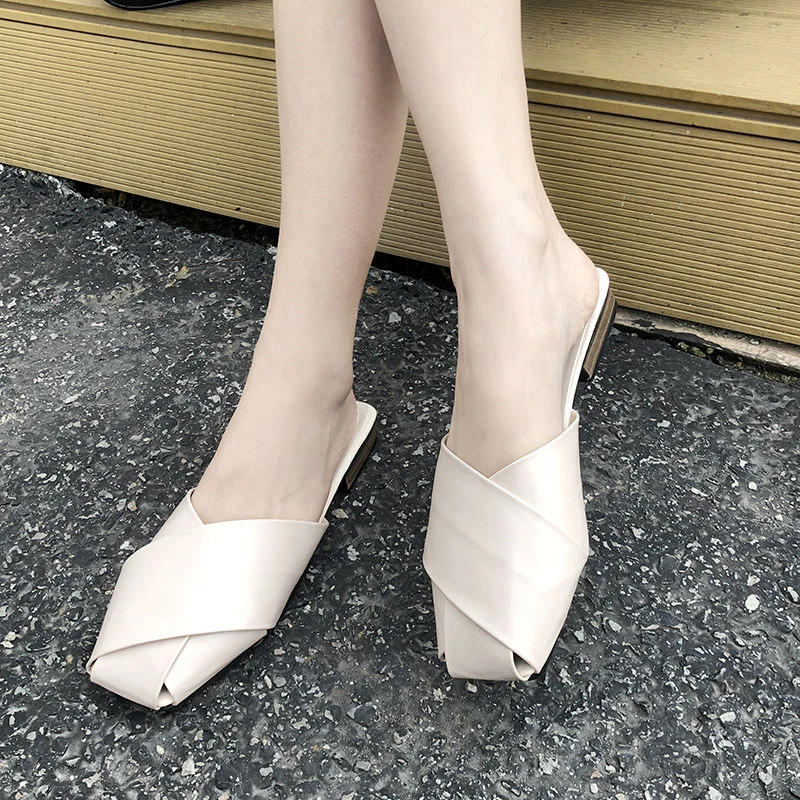 

Women's BaoTou Slip-On Slippers Summer New Casual Non-Slip Beach Shoe Fashion Hollow Out Chunky Heel High Heel Sandals Female