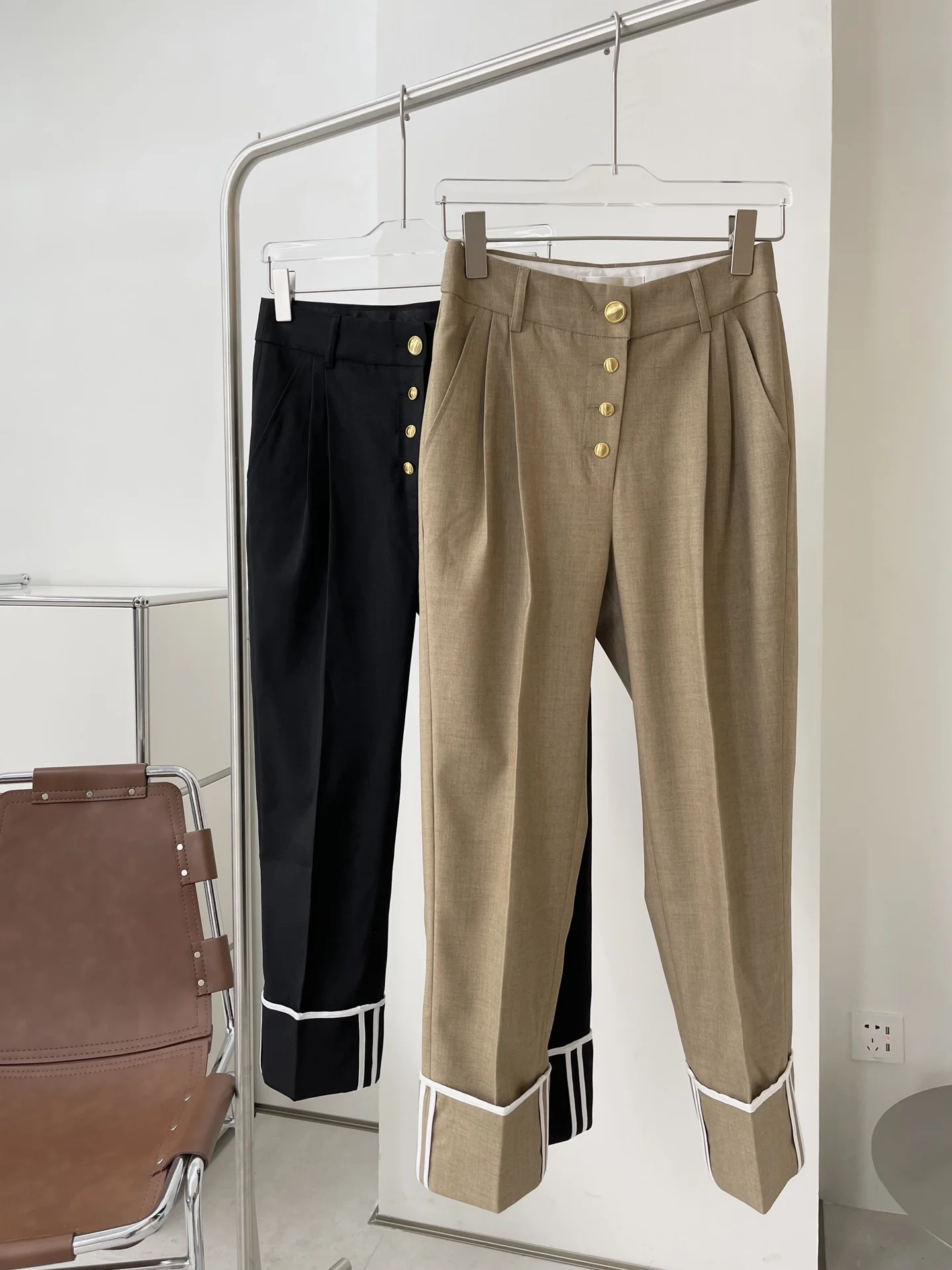 23 Spring and summer new design sense bronze breasted nine-point pants high waist fold conical version modified leg type