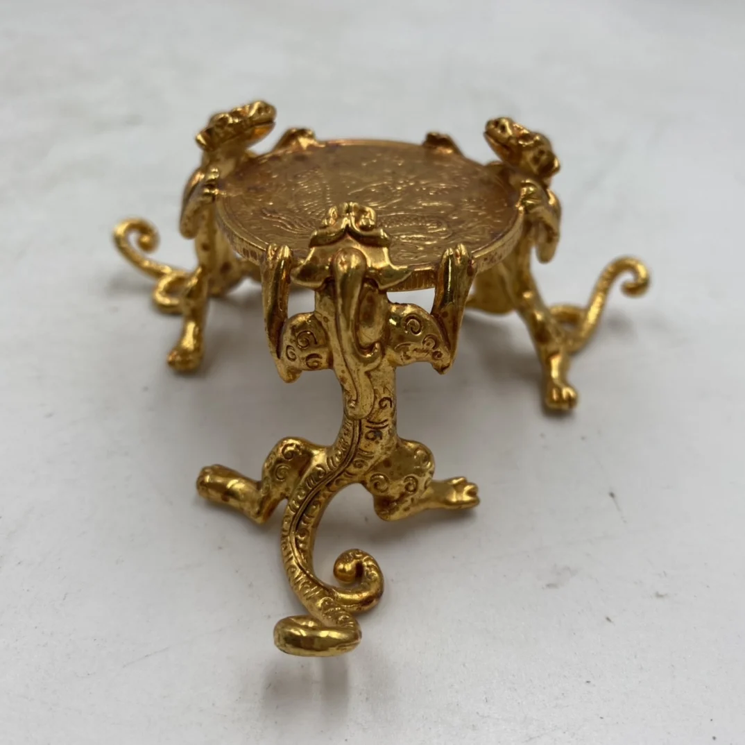 

Antique Antique Brass Gold-Plated Lizard Wax Table Ornaments