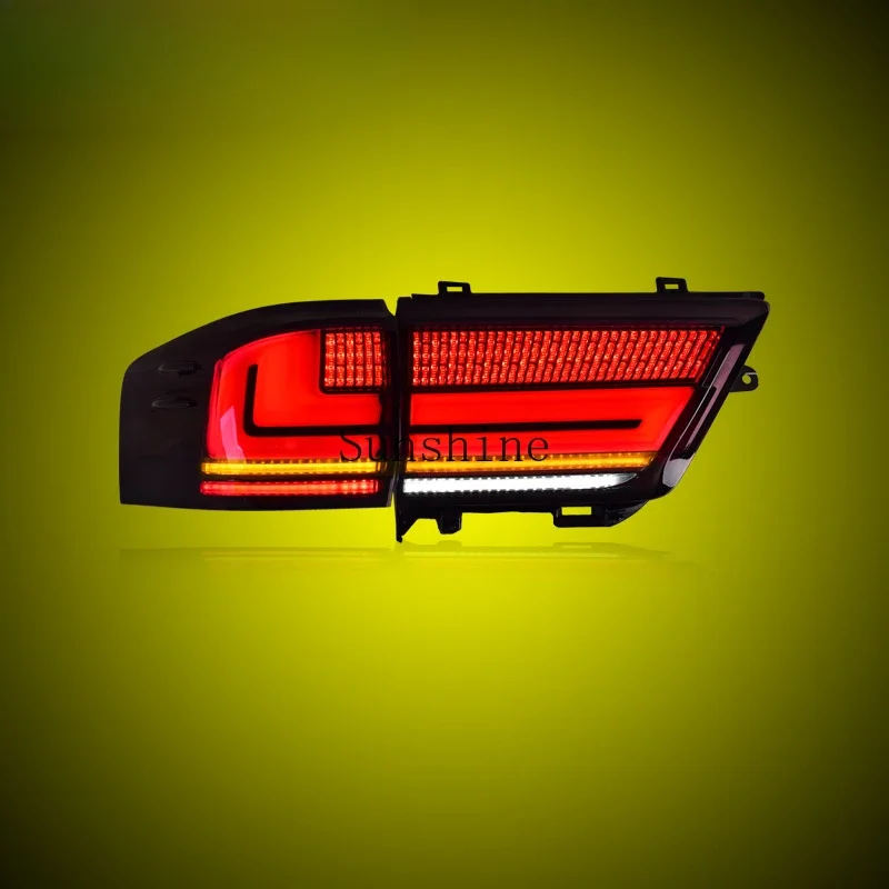 Специально для заднего фонаря LC300 в сборе 22-23 модифицированного светодиодного с