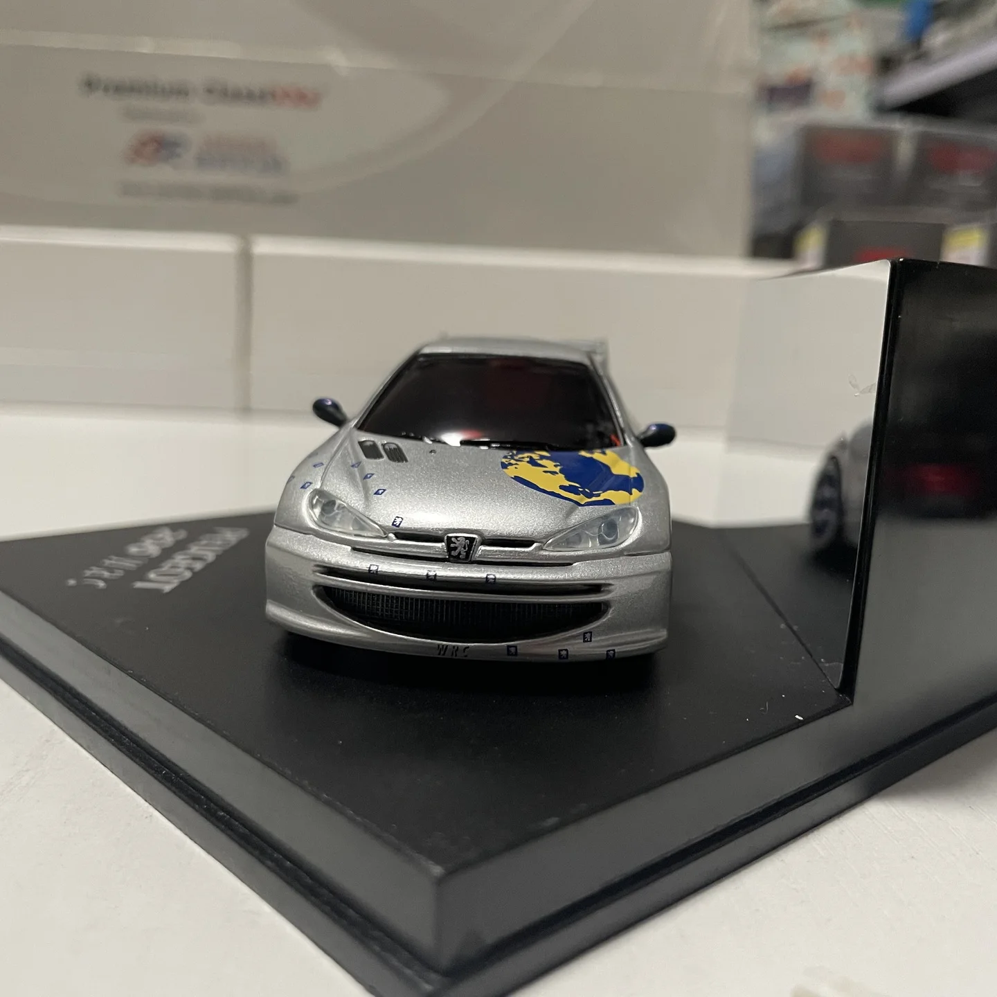 Фото Масштаб 1:43, литой под давлением сплав, серебро Peugeot 206 WRC, игрушки, модель гоночного автомобиля, классика, ностальгия, подарки для взрослых, сувенир, статический дисплей №3