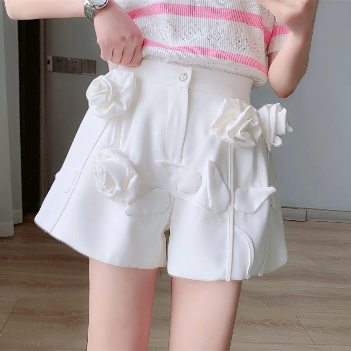 

High Street 2022 Summer New Fashion Women Three-dimensional Decoration Wide Leg Solid Color Casual Shorts Skirts