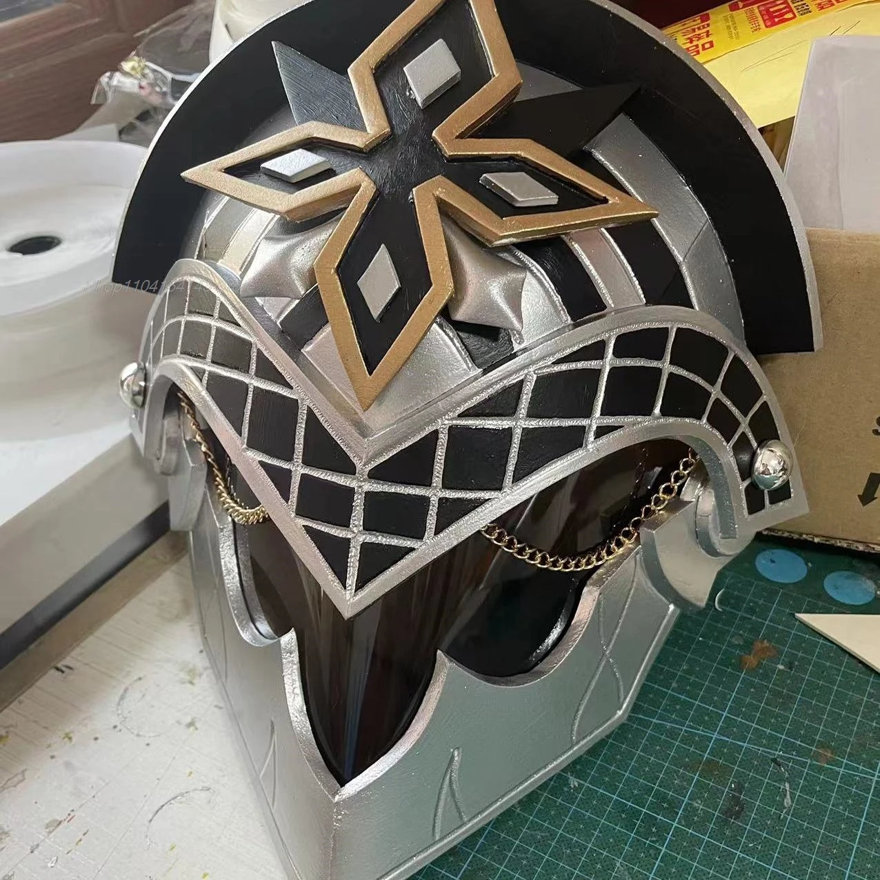 Capitano Cosplay Wig mask Game Genshin Impact headwear Fatui Fashion Handsome wig AnimeParty cosplay hat prop