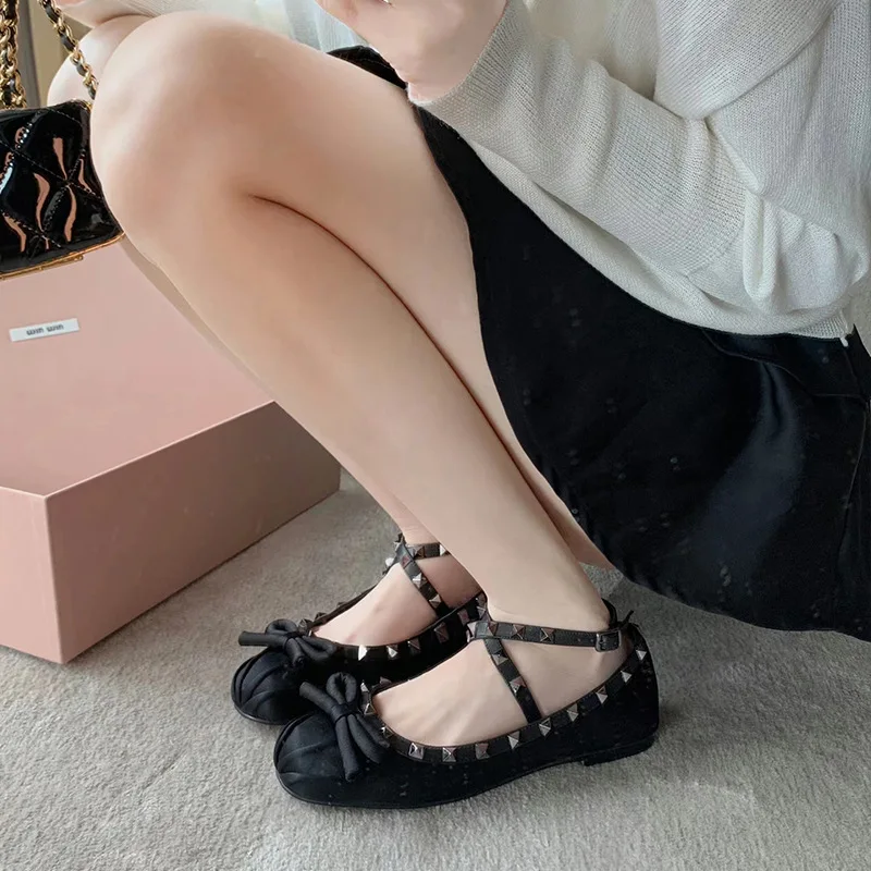 

Contrast Bow Tie Rivet Flat Sole Single Shoe for Women with Round Toe Sneakers for Women Zapatillas Mujer Ballet Flat