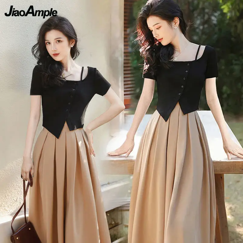 

Women's Sexy Slim Short Black T Shirt Pleated Skirts Two Piece Dress Set 2022 Lady Korean Square Collar Pullover Top Skirt Suit