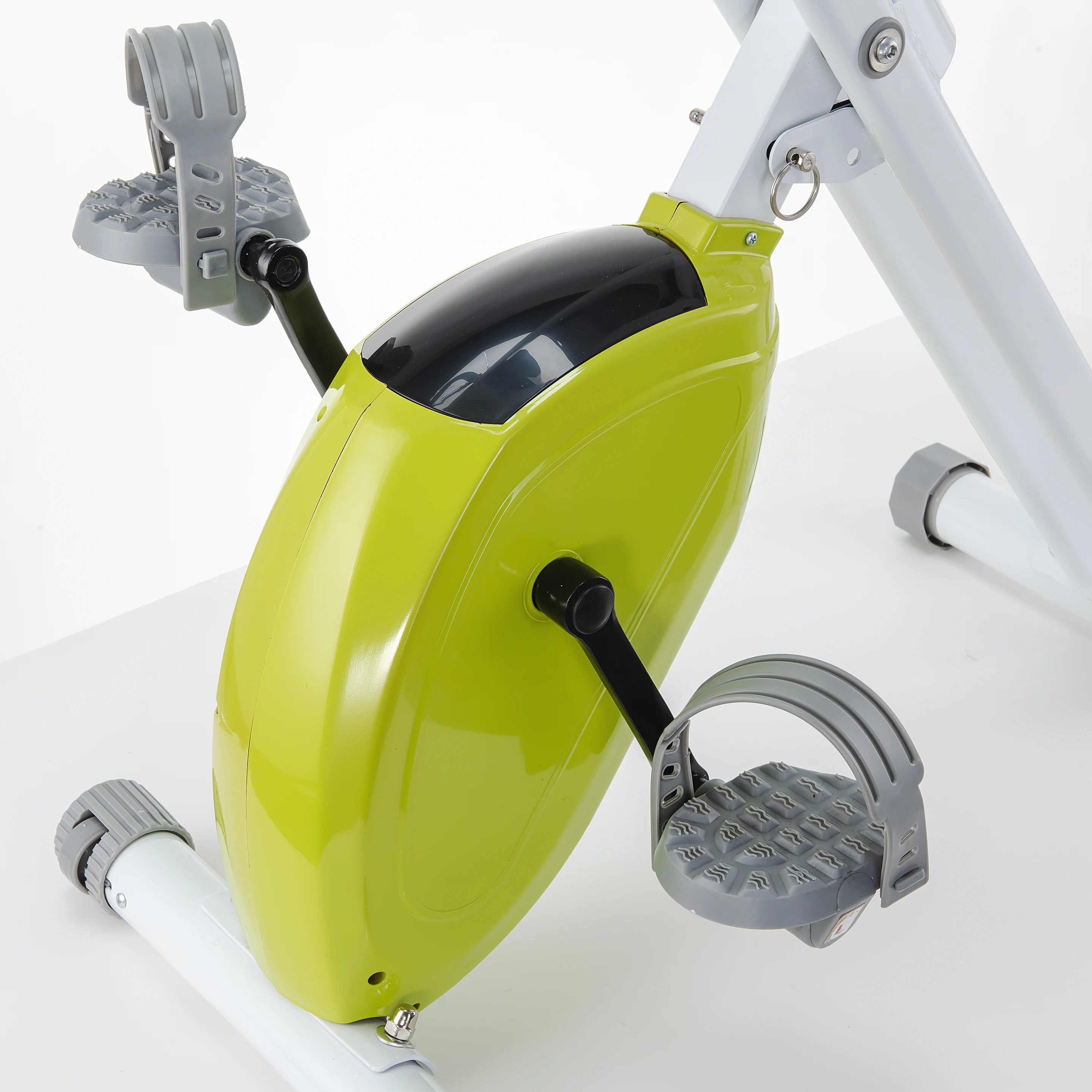 Магнитный велотренажер для тренажерного зала в помещении