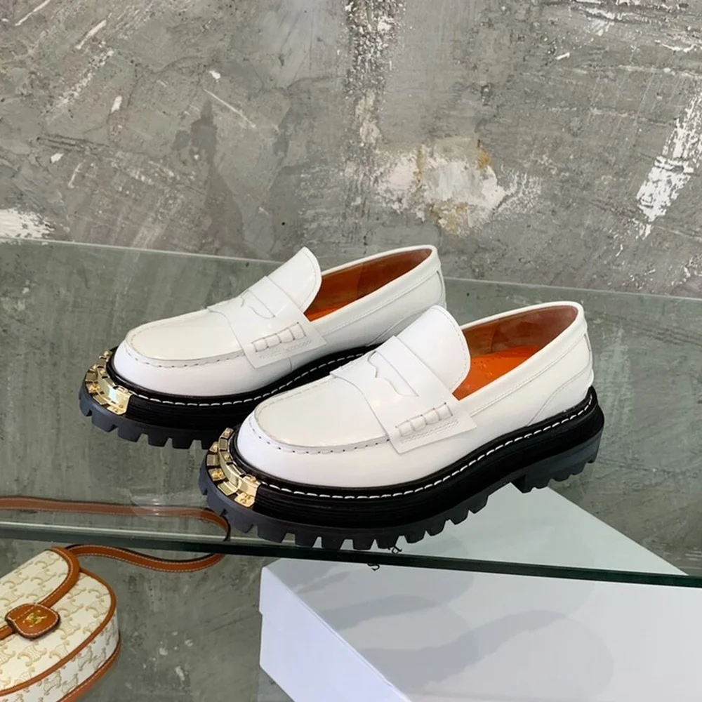 New large gold tooth thick bottom muffin loaf shoes women's autumn metal leather round head shallow mouth British casual shoes