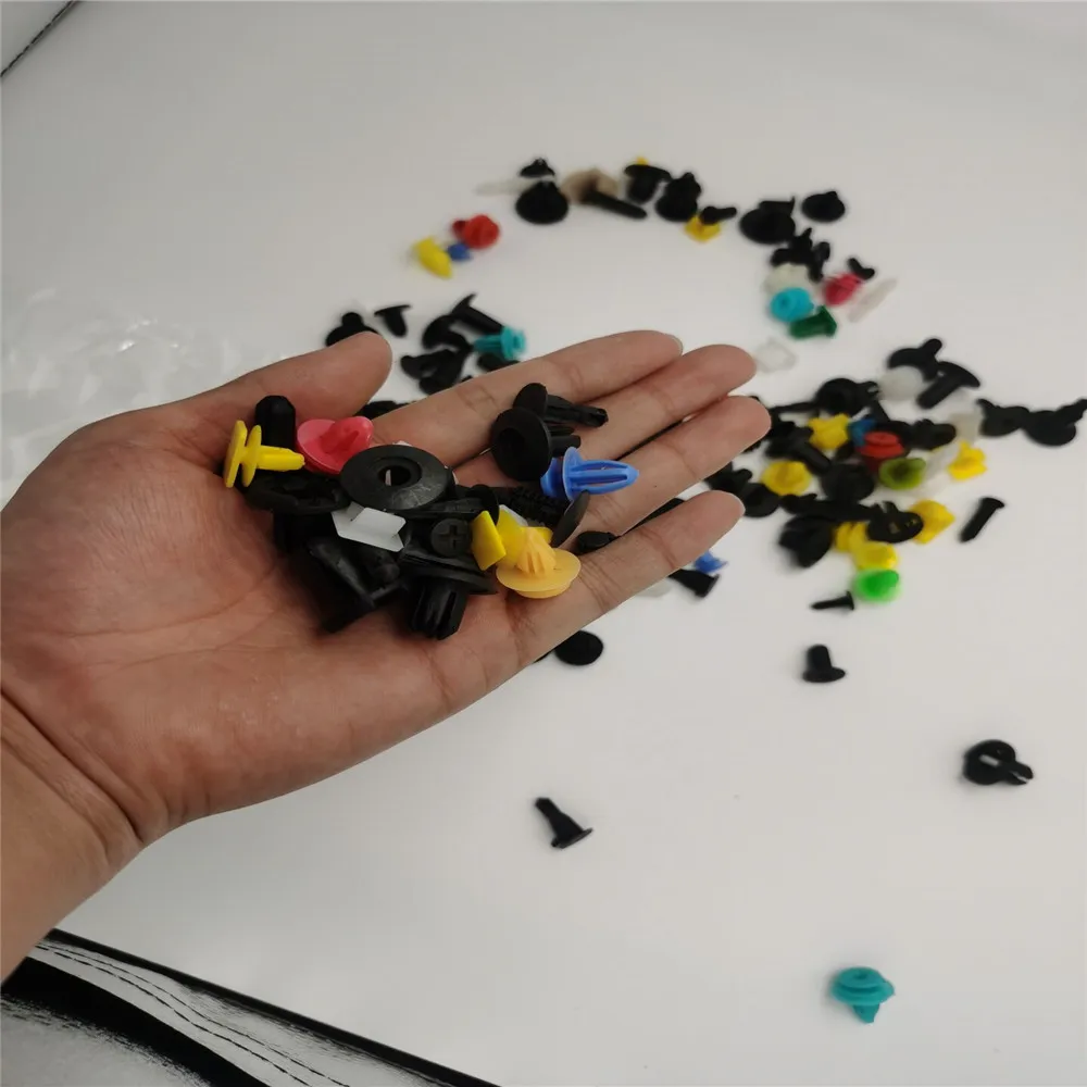 100 шт. смешанные зажимы АВТОМОБИЛЬНАЯ НАКЛЕЙКА для Audi A1 A3 A4 B6 B8 B9 A5 A6 A7 A8 C5 Q7 Q3 Q5 Q5L SQ5