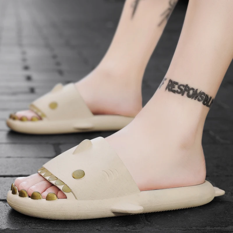 New Family Cute Cartoon Shark Slipper Outdoor Home Bathroom Sandals For Couples Men And Women Slipper Hipster Shoes Size 36-45