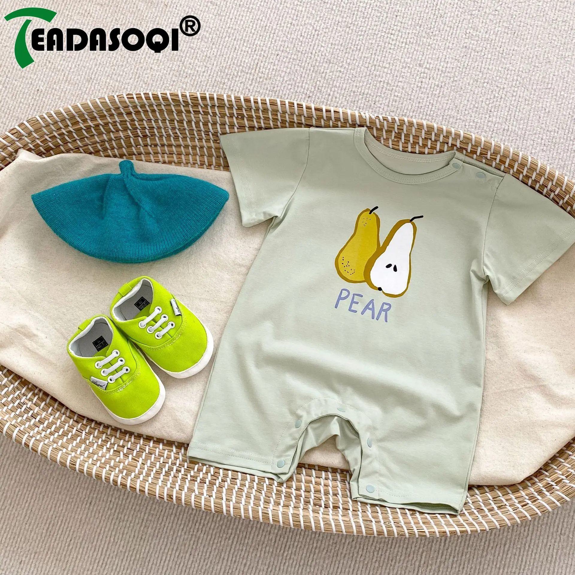 

2023 New Summer for Easy Crawling 유아복 Baby Romper Banana & Pear Print Short Sleeves Snap Closure and One-Piece Design