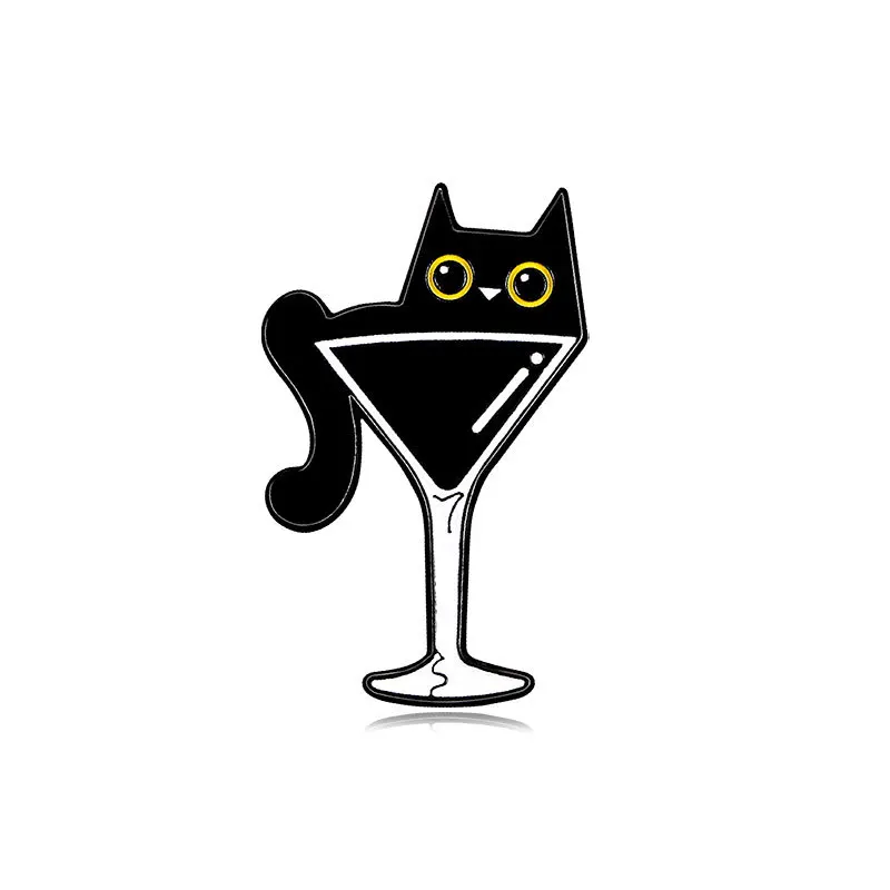 

Черная металлическая булавкa с котом