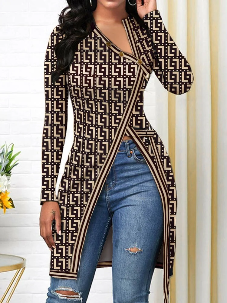 

Letter Print Button Top Trim High Slit Top