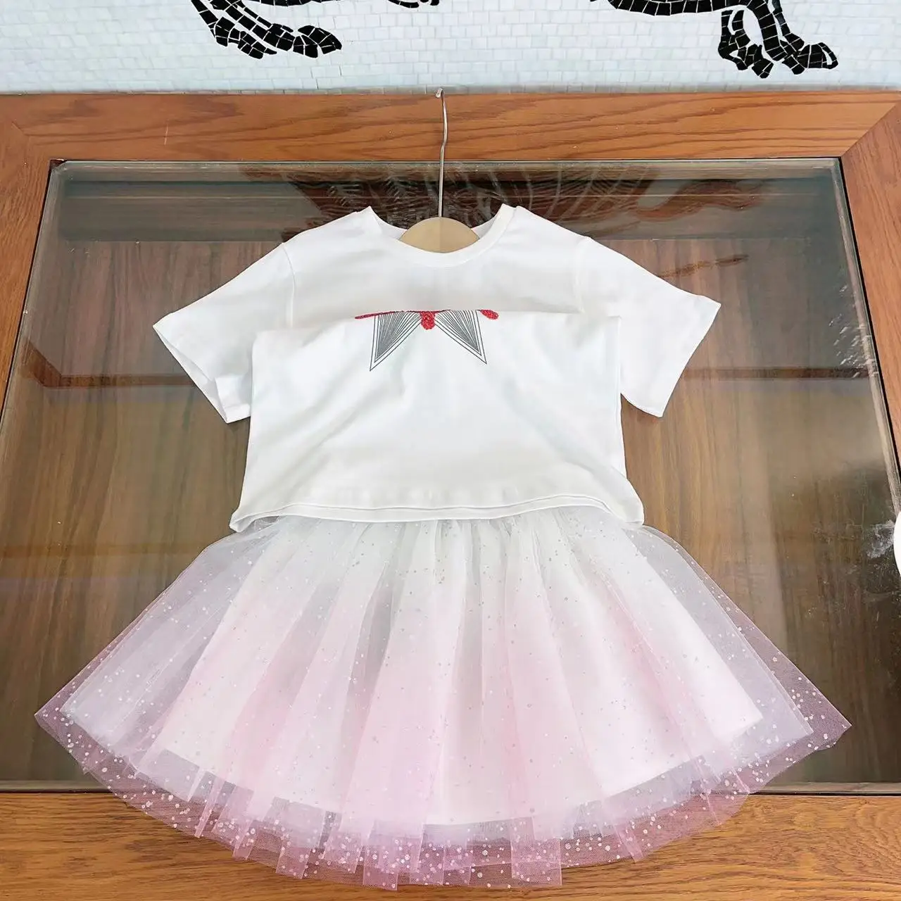 

Дизайнерская детская одежда, Новинка лета 2023, пуловер с пятиконечным принтом звезд и круглым вырезом для девочек, футболка с сетчатой юбкой, ФЛ