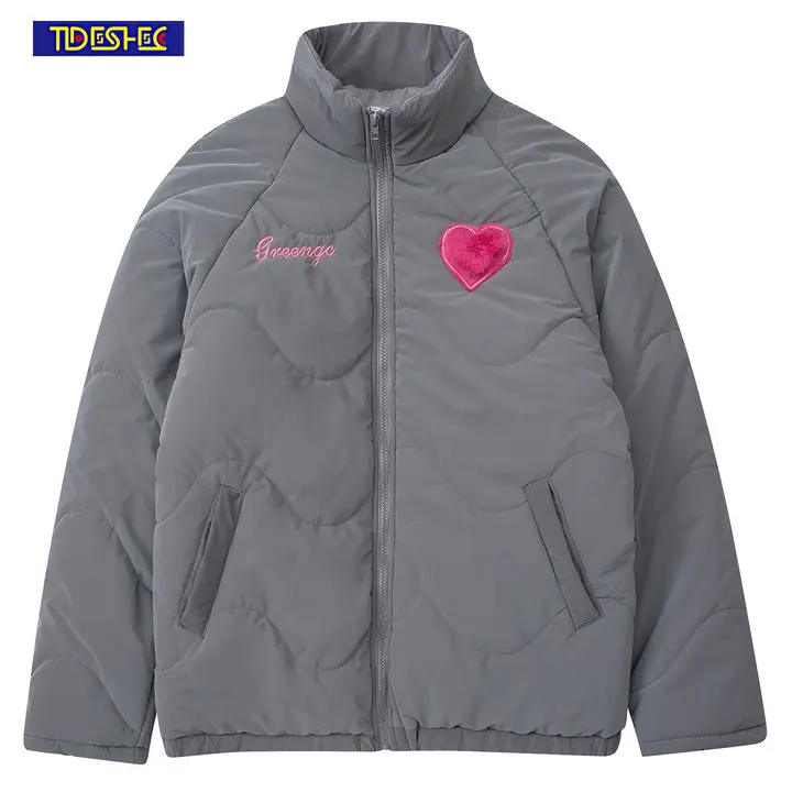 

Куртка мужская зимняя с воротником-стойкой и вышивкой в виде сердца