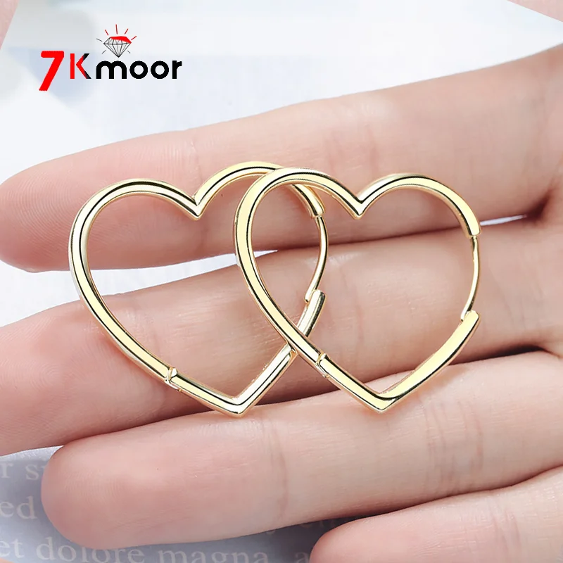 Женские серьги-гвоздики в форме сердца