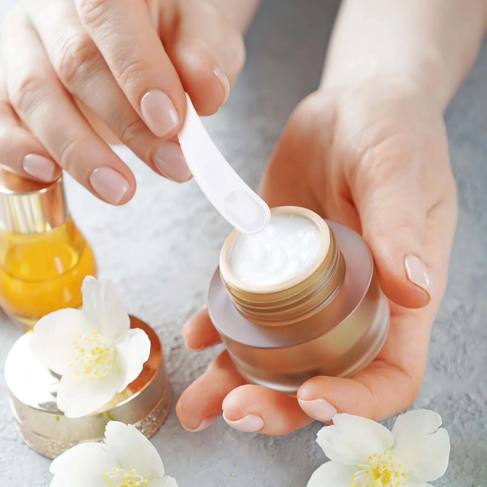 

50 Pcs Cream Spatulas Makeup Scoops Beauty Face Mask Skin Care Skincare Spoon