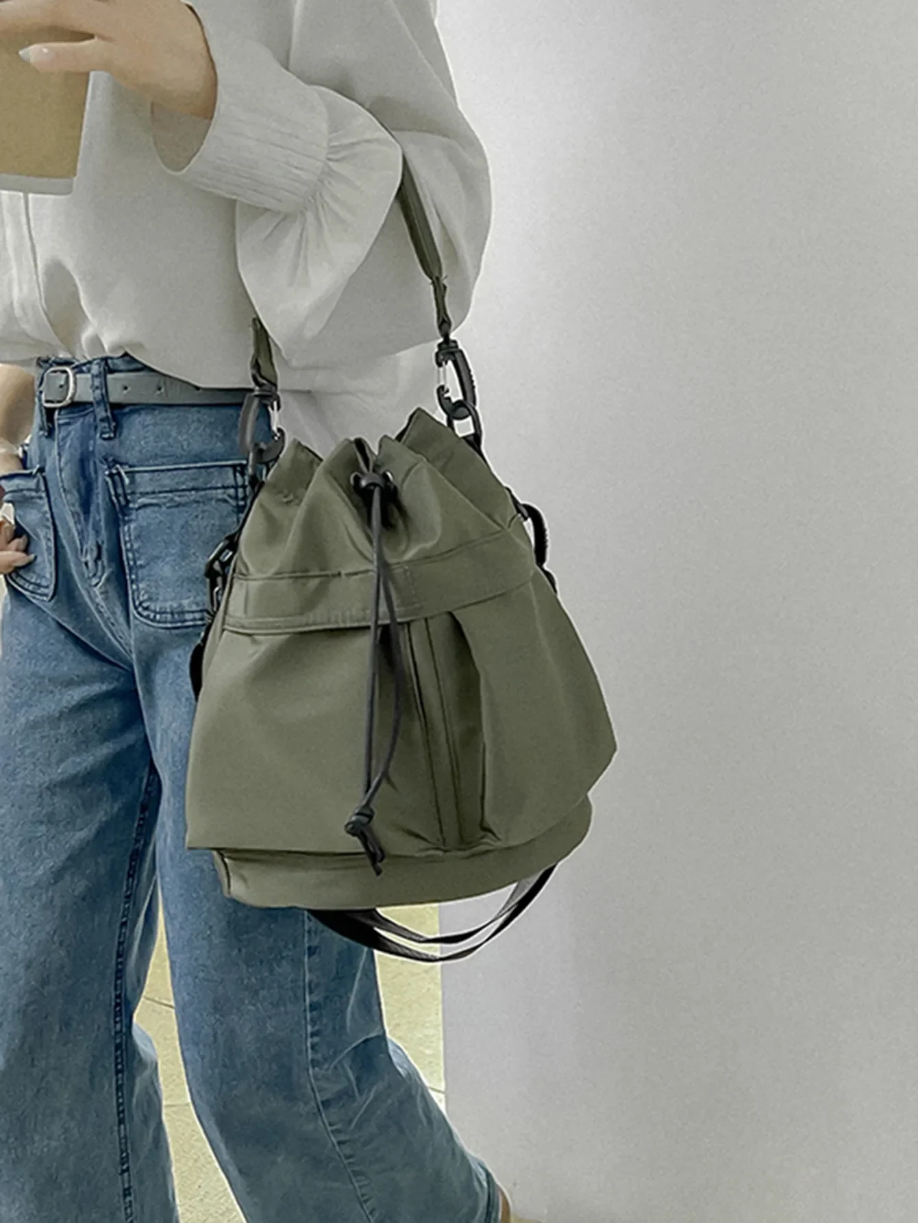 

Waterproof Nylon ShouFashion Women Handbags lder Bags Large Capacity Crossbody Bags for Women Portable Drawstring Bucket Bag