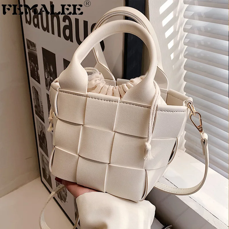 

Woven Plaid Ladies Vintage Bucket Shoulder Purses 2022 Designer Small Handle Clutch Bags Mini Retro Women Purses and Handbags
