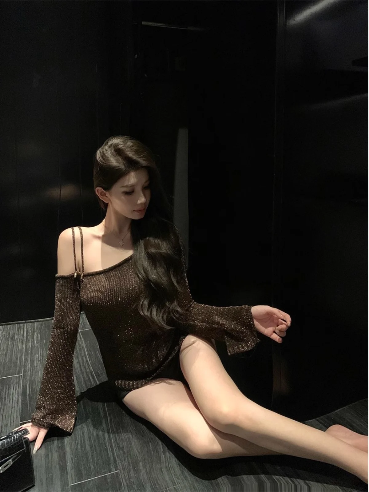 Плюс размер Biliv [Золотой] Тяжелая промышленность с наклонными плечами