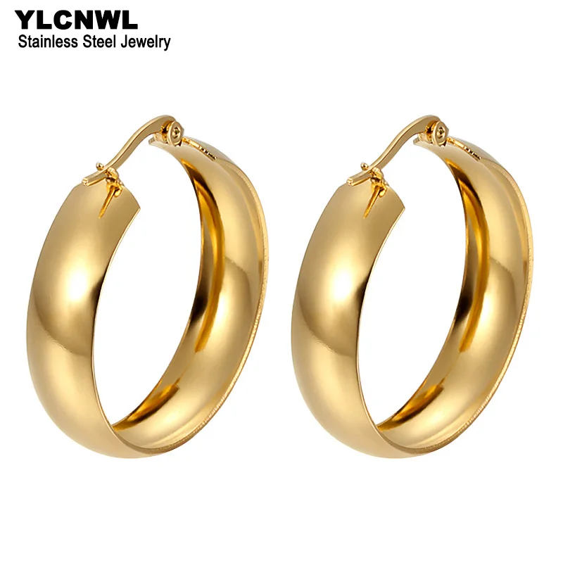 

Simple Stainless Steel Hoop Earrings For Women Gold Plated Wide Round Personality Female Ear Jewelry Fashion Wedding Gift