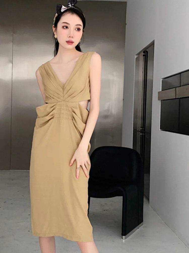 

Solid Color V-neck Dew Waist Sleeveless Knee-length Slim Fit Dress Pleated Khaki Clothing Women 2022 Summer Female G132