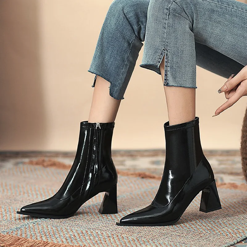 

Женские зимние ботинки, остроносые ботинки, женские ботинки на молнии, 2022, с острым носком, кожаные ботильоны, цвет черный, римская ткань, одн...