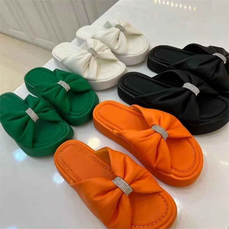 New Women's New Round Toe Thick Sole Pleated Butterfly Slippers Women's Large Rhinestone Flat Bottom Sandals 2023