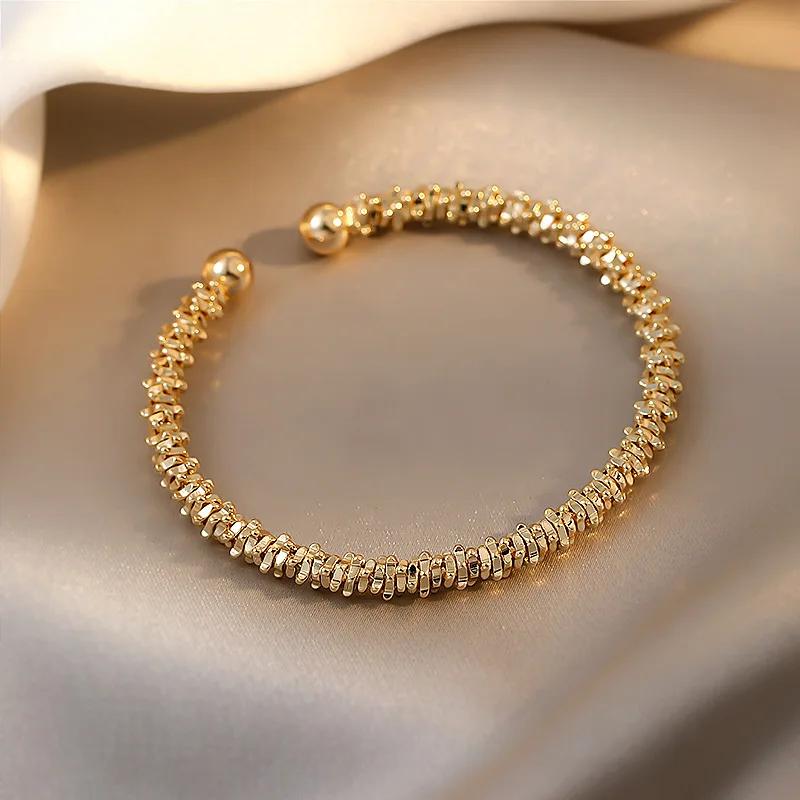 

2022 New Classical Contracted Copper Alloy Gold Bracelets Fashionable Elegant Gothic Unusual Women Bracelet Jewelry Gifts