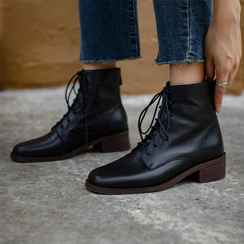 

Женские ботильоны из натуральной кожи, с перекрестной шнуровкой, на толстом каблуке