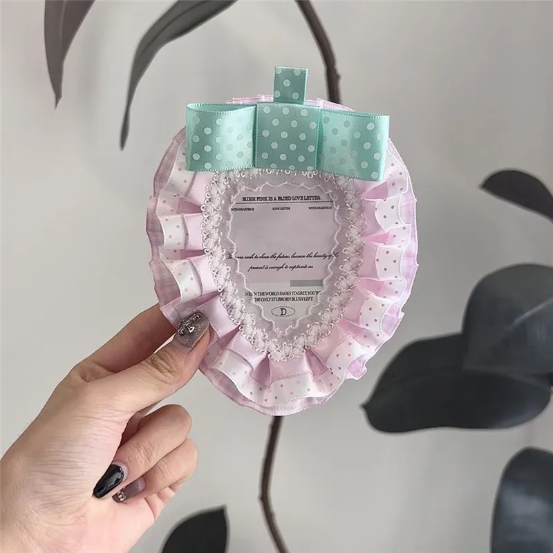 

Дизайнерский Картхолдер С Кружевом И Клубничным Принтом, Украшенный Милым Аниме-персонажем, Для Поддержки K-pop Айдолов