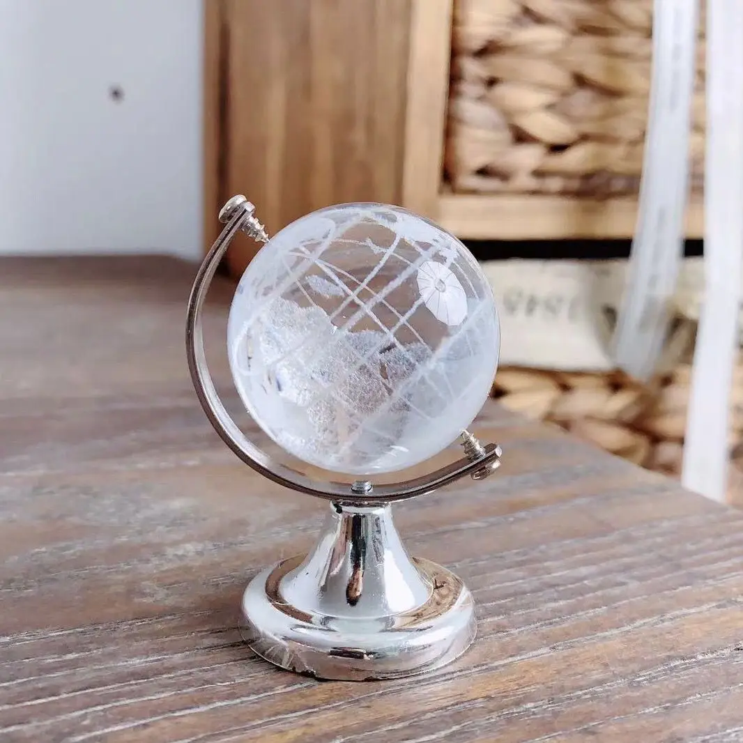 

Миниатюрный хрустальный глобус с сердцем PDQ