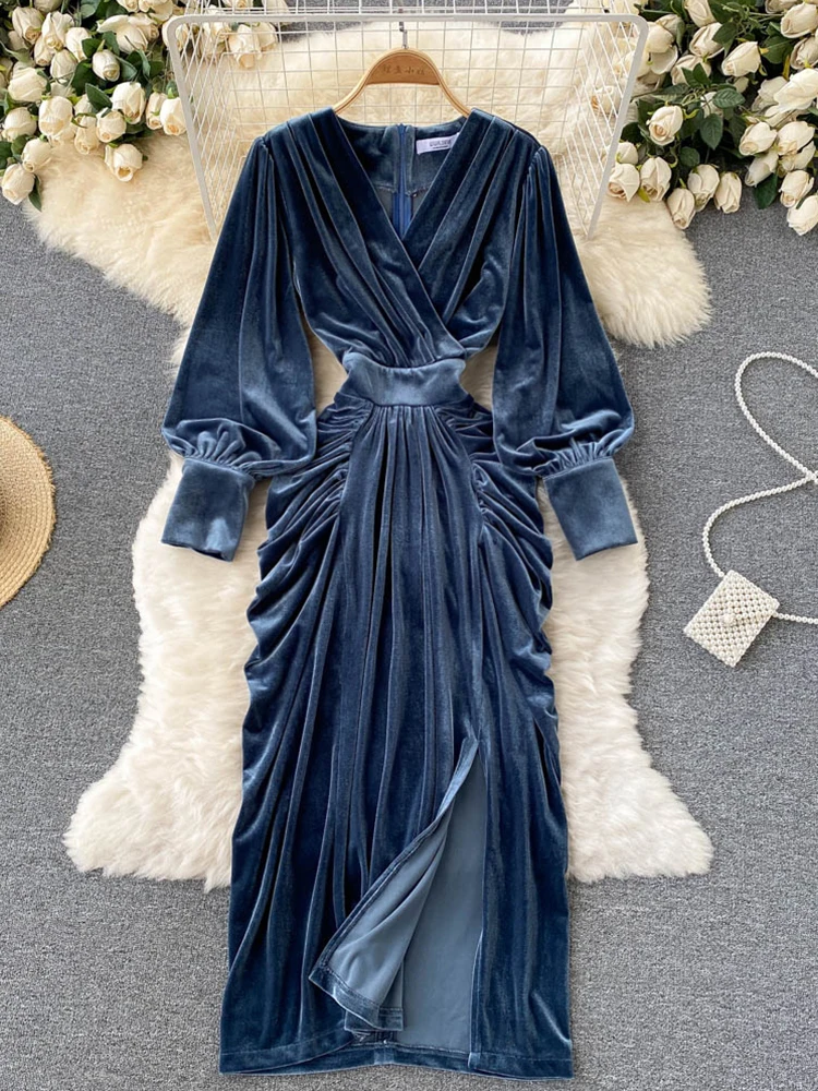 

Женское платье с V-образным вырезом и рукавами-фонариками