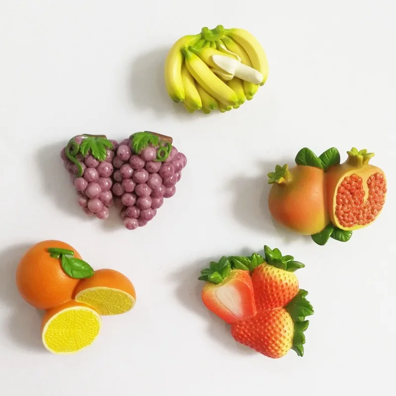 

Lifelike Fruits Fridge Magnets Cute Gifts for Children 3D Grapes Strawberry Fruit Magnetic Stickers for Message Board Home Decor